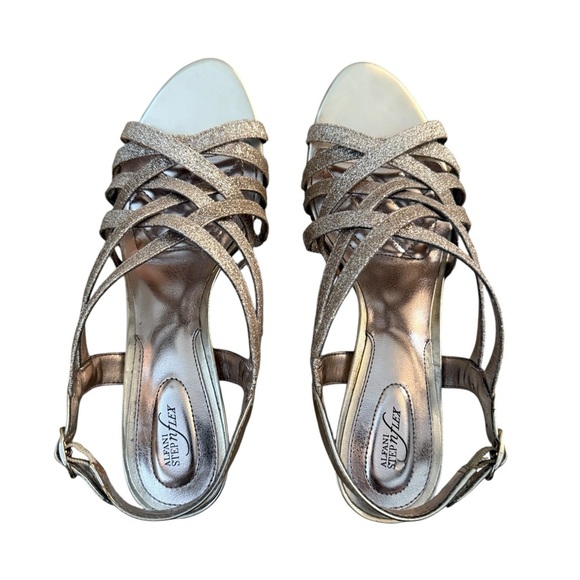 ALFANI Step N Flex Gold Sandals w/ Buckle Strap Dressy Women 7.5, 7-1/2 M - Picture 5 of 7